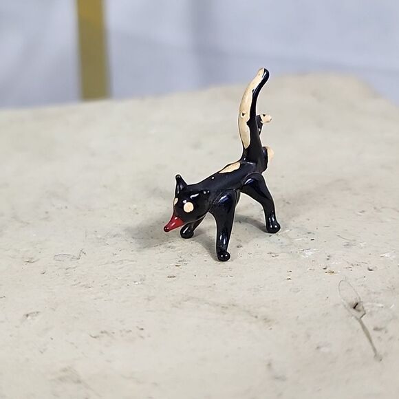 Vintage Miniature Glass Skunk Figurine - Picture 1 of 7